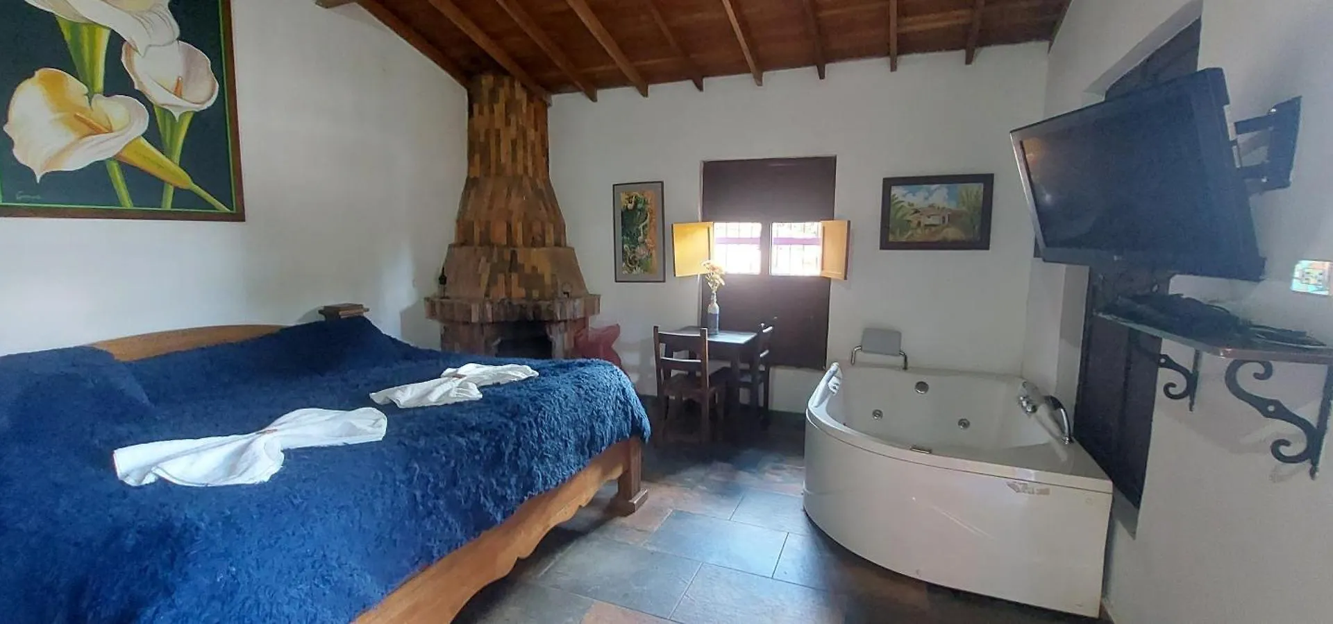 Miraluna Santa Elena  Hotel